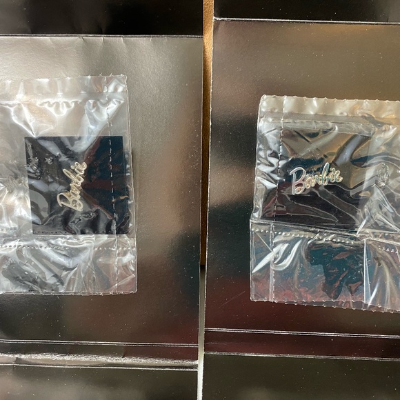 1998 Mattel Barbie Collectibles By Mail Special Gift Pins #MT-1547/1548 - Picture 2 of 7